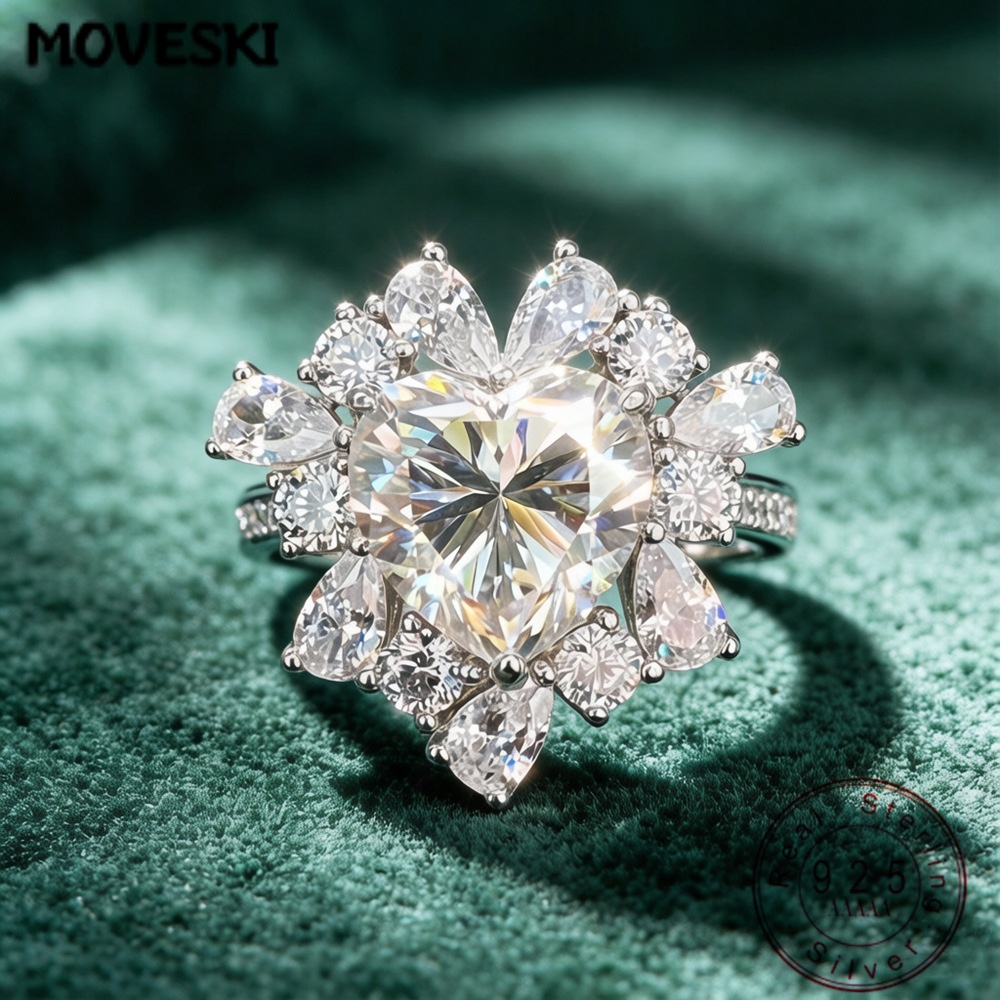 6CT Heart Cut Moissanite Flora - Sterling Silver Ring recension och pris